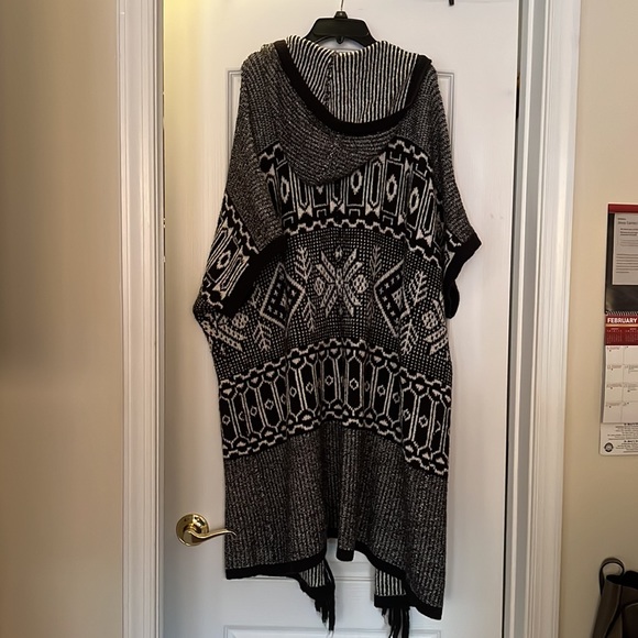 Long cardigan fringe sweater - Picture 2 of 3
